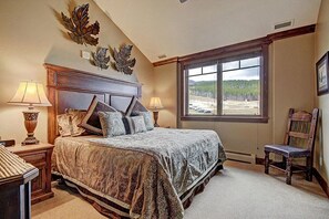 4 habitaciones, escritorio, tabla de planchar con plancha y wifi gratis 