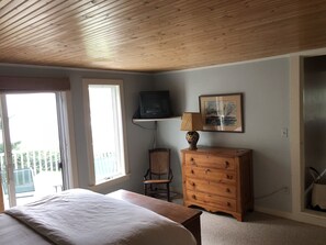 3 habitaciones, tabla de planchar con plancha, internet y ropa de cama 