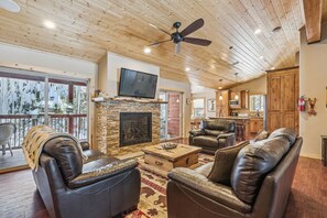 Smart-TV, Kamin, DVD-Player, Videothek