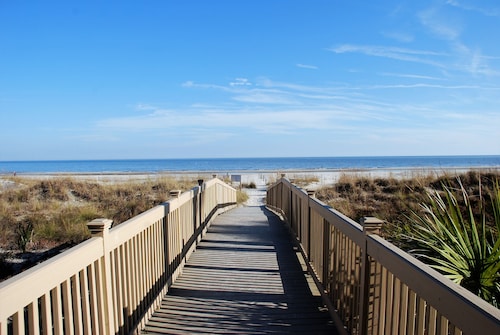 EXCEPTIONAL OCEANFRONT VILLA - NEW MASTER BATH, WINDOWS, APPLIANCES - THE BEST!