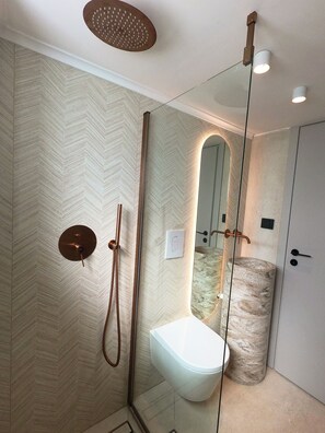 Nicht klassifiziertes Bild, 2 von 38, Schaltfläche