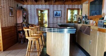 North Woods Lodge Järvellä, Hiljainen Retreat pääosa Greater Bass Lake