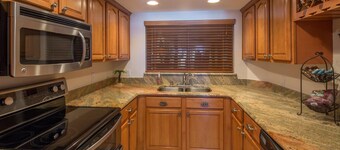 Right on the BEACH!    Exclusive Lighthouse Towers,  Sand Key,  Clearwater Beach