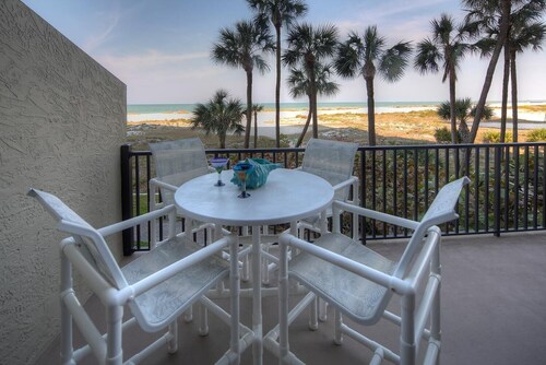 Aivan rannalla!    Exclusive Lighthouse Towers, Sand Key, Clearwater Beach