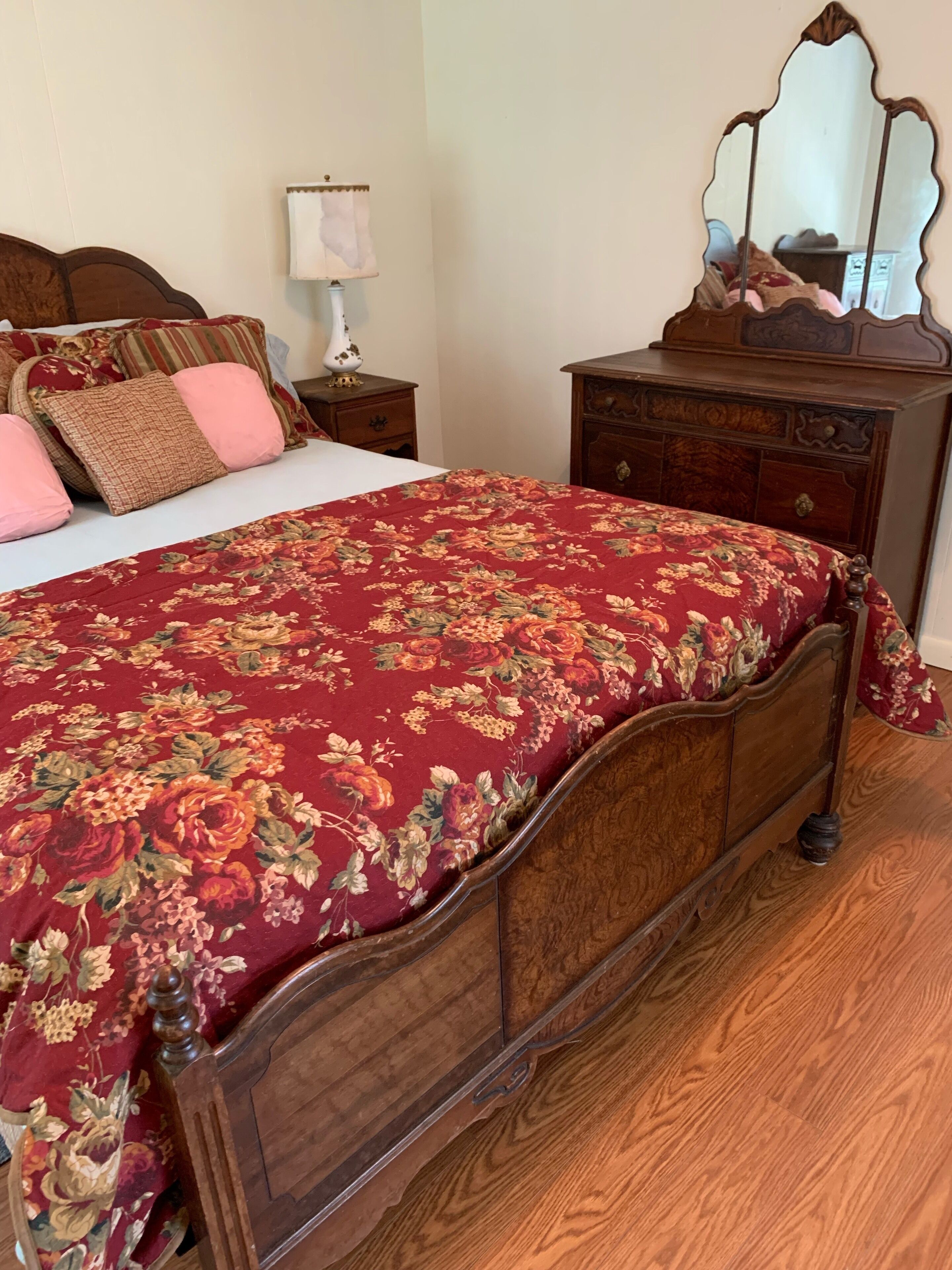 4 habitaciones, tabla de planchar con plancha y wifi gratis 