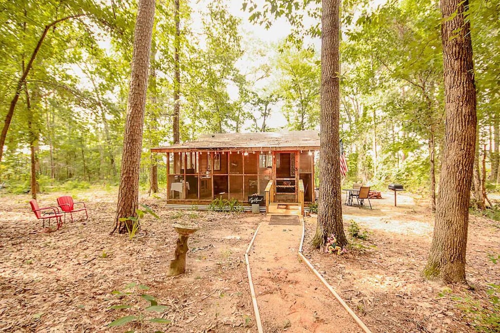 The Lazy Squirrel Cabin