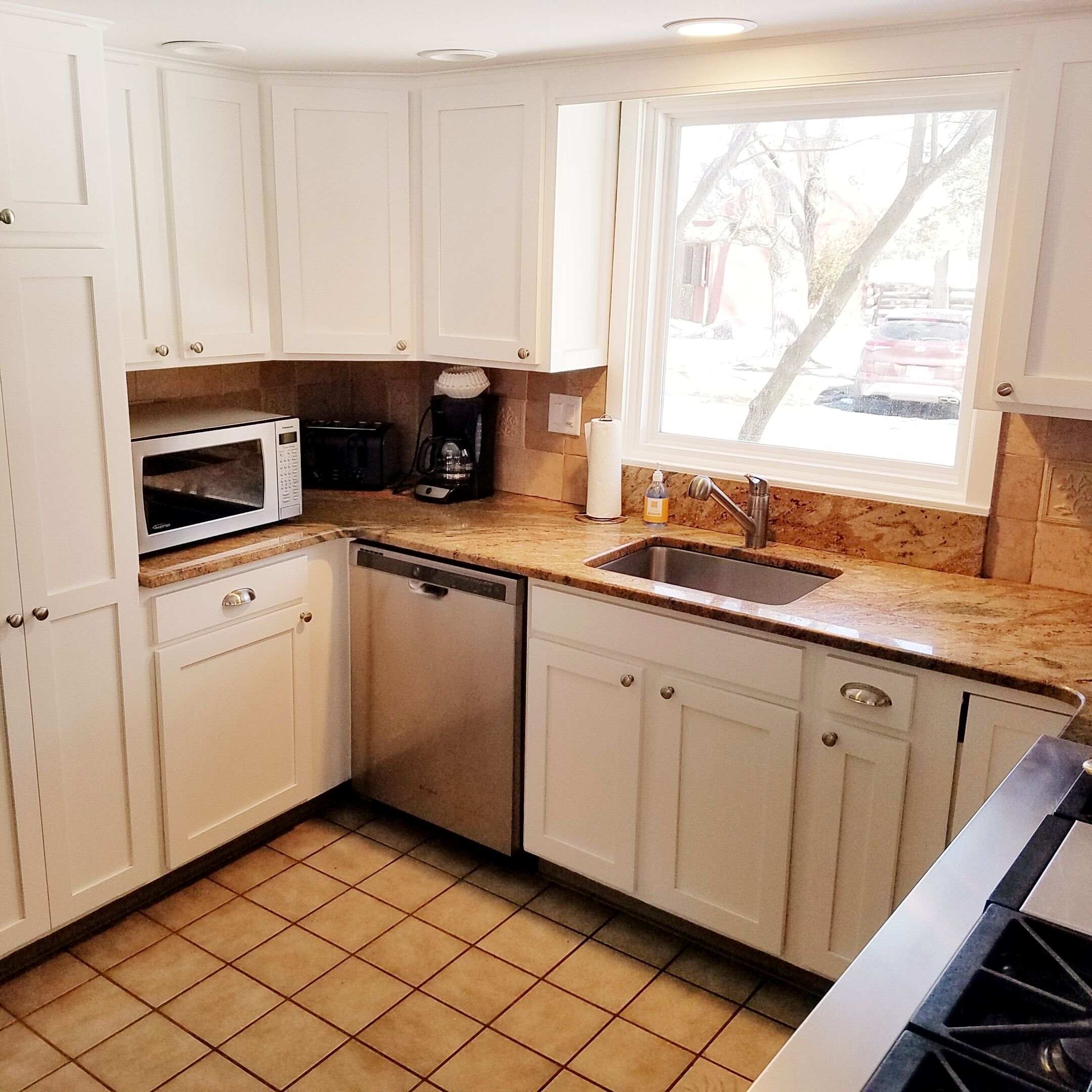 The Cliffview Farmhouse in the Heart of Horse Country!