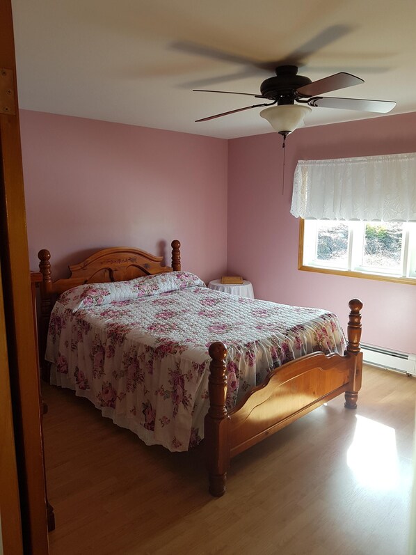 3 habitaciones, tabla de planchar con plancha y wifi gratis 