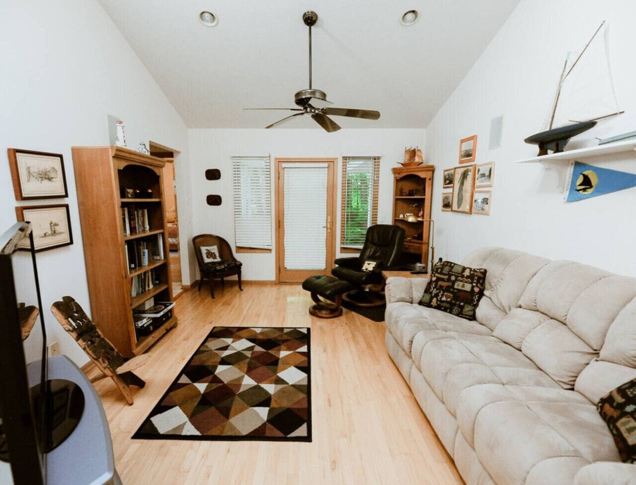 Smart TV, libri, biblioteca musicale, videoteca