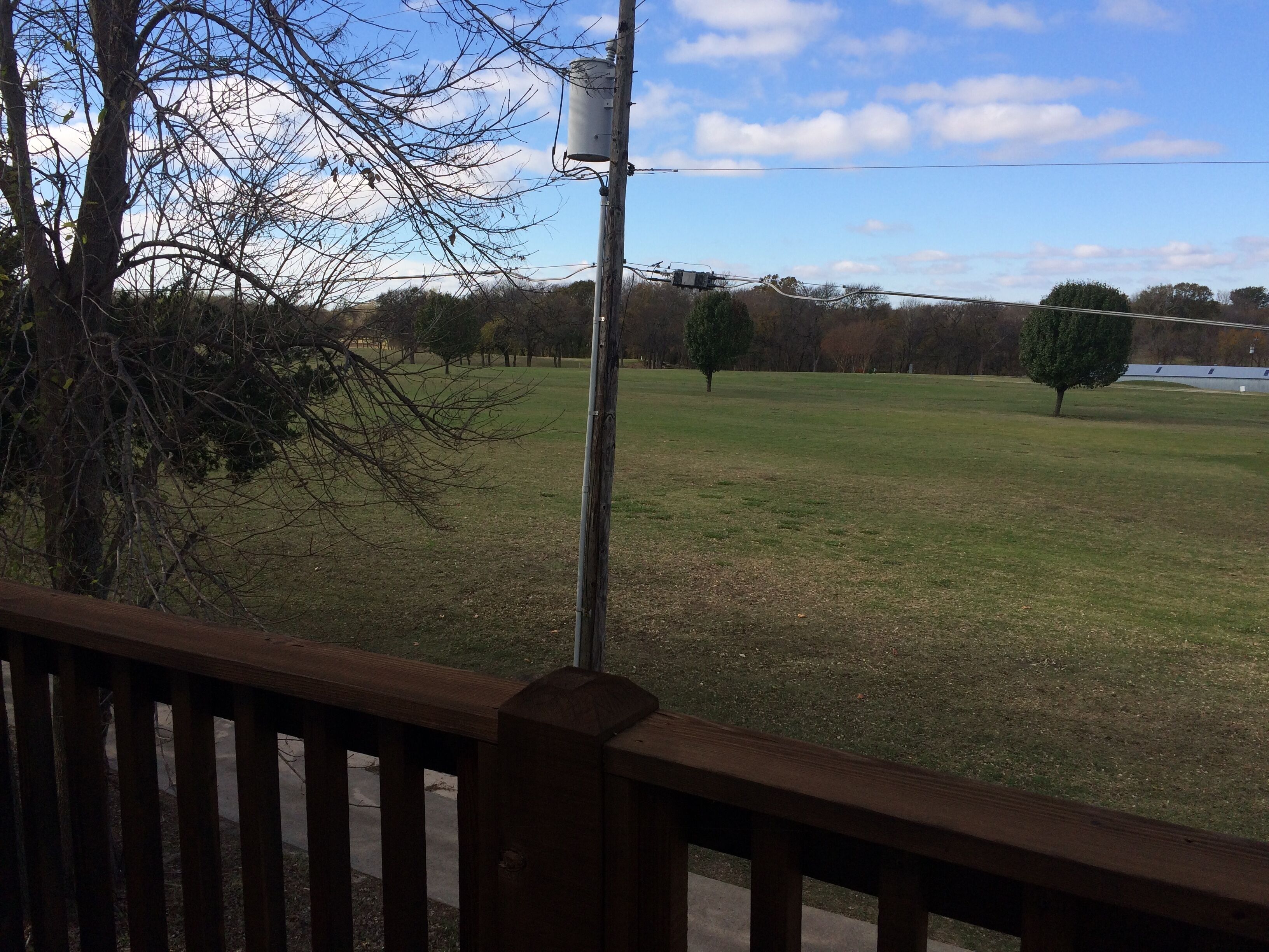 Roomy 2nd Floor Spacious Guesthouse short drive to Lake Texoma