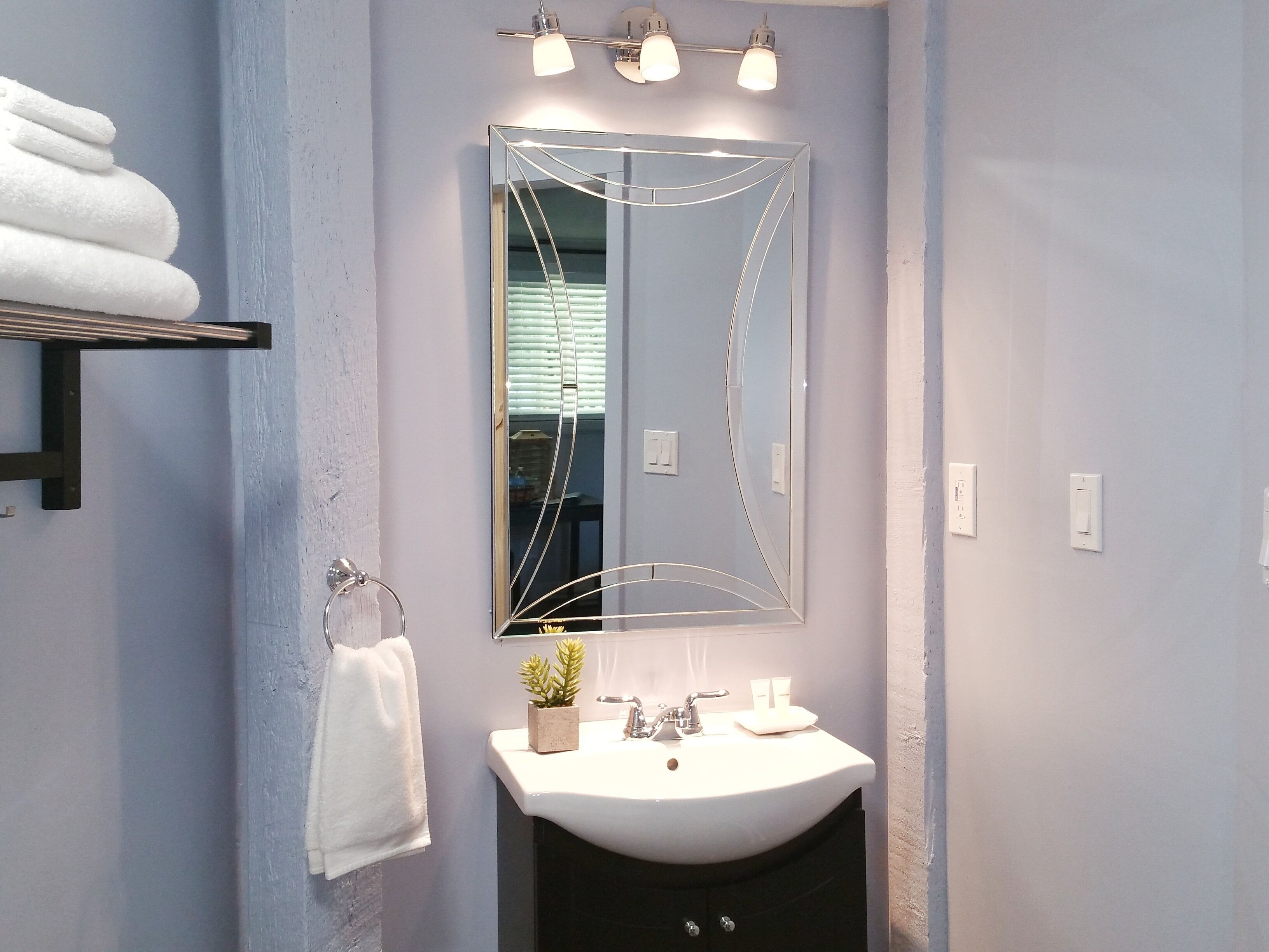 COUNTRY HEXAGON HUT - Walk to Winery & Berry Farm - Fort Langley