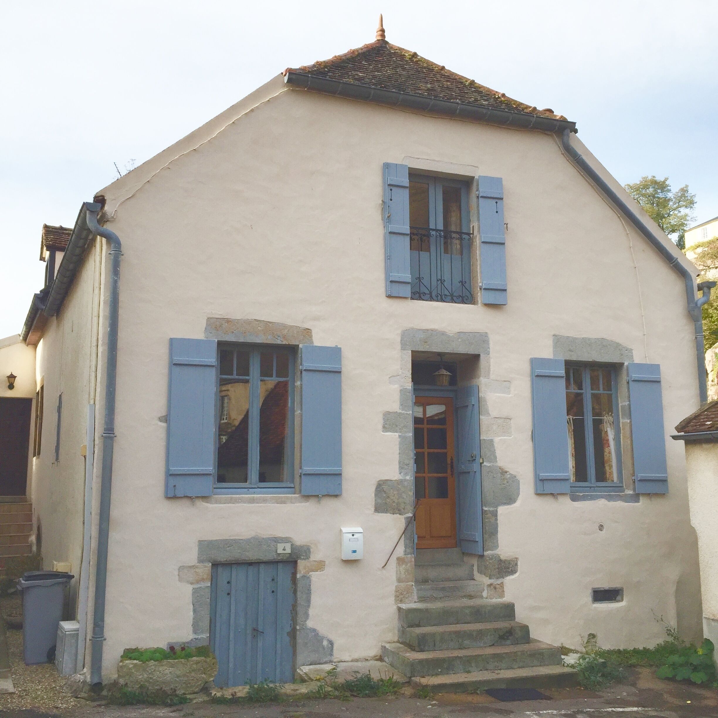Magical Tower Views, Garden Patio, Steps to Historical Town Centre, Kids OK