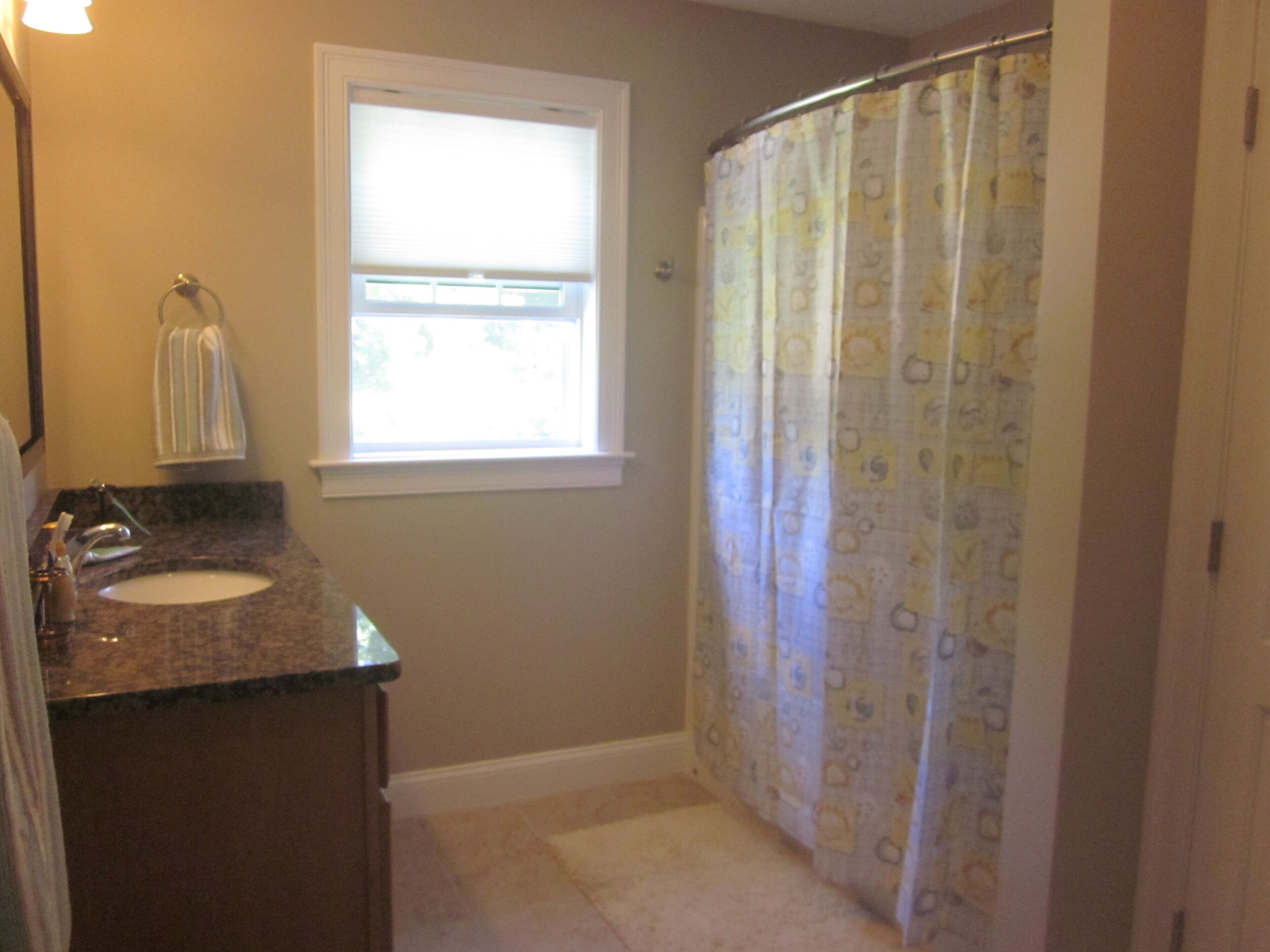  Beach house with water views, private beach parking,  Bikes, Kayaks, & more!
 
