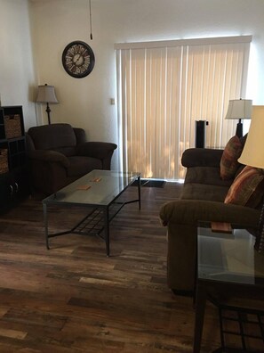 Smart-TV, DVD-spiller og filmbibliotek