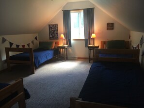 4 bedrooms, bed sheets - FAMILY HOME ON LAKE MICHIGAMME (Michigamme)