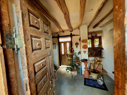 Casita Azul, Mesilla Plaza Only Steps Away