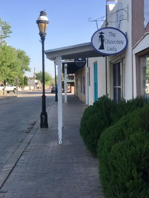 Exterior - Casita Azul, Mesilla Plaza Only Steps Away (Mesilla)