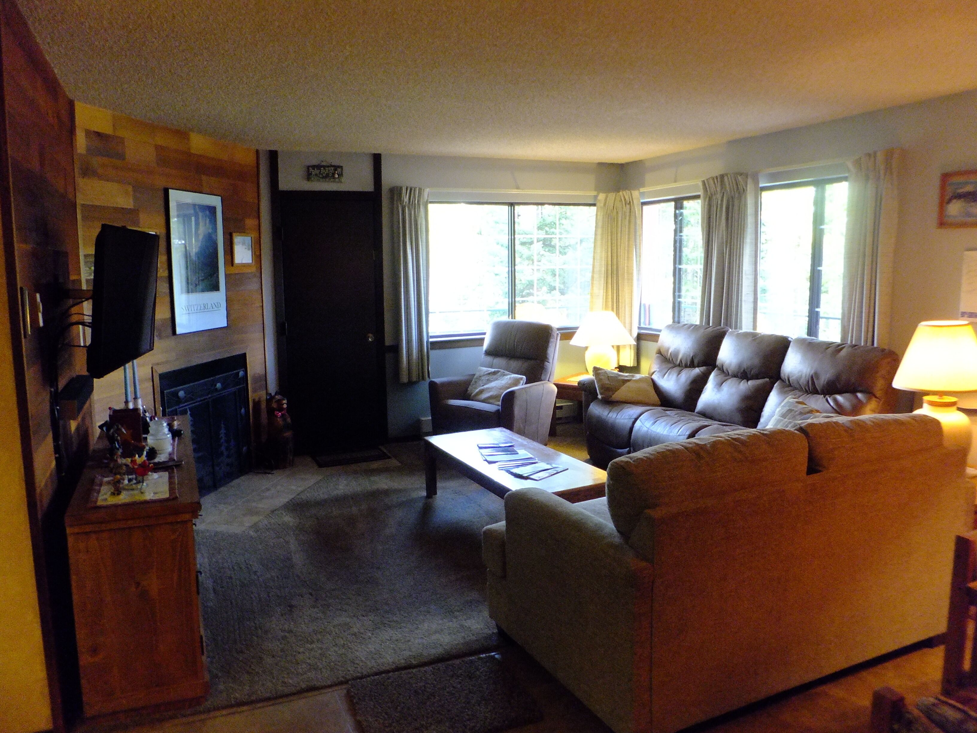 BEST VALUE; SKI RUN CORNER on GROUND FLOOR; G.S. BLDG 3; ski in/out 