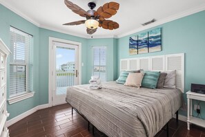 4 bedrooms, iron/ironing board, travel crib, free WiFi