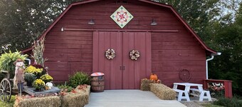 Panoramic Mountain Views - The Farmhouse at CreekStone