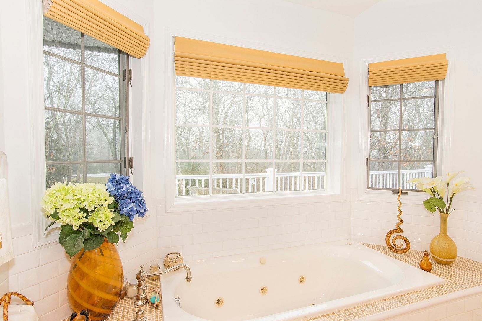 Get out of city. Luxury Family Retreat; Pool, Putting Green, great outdoor deck