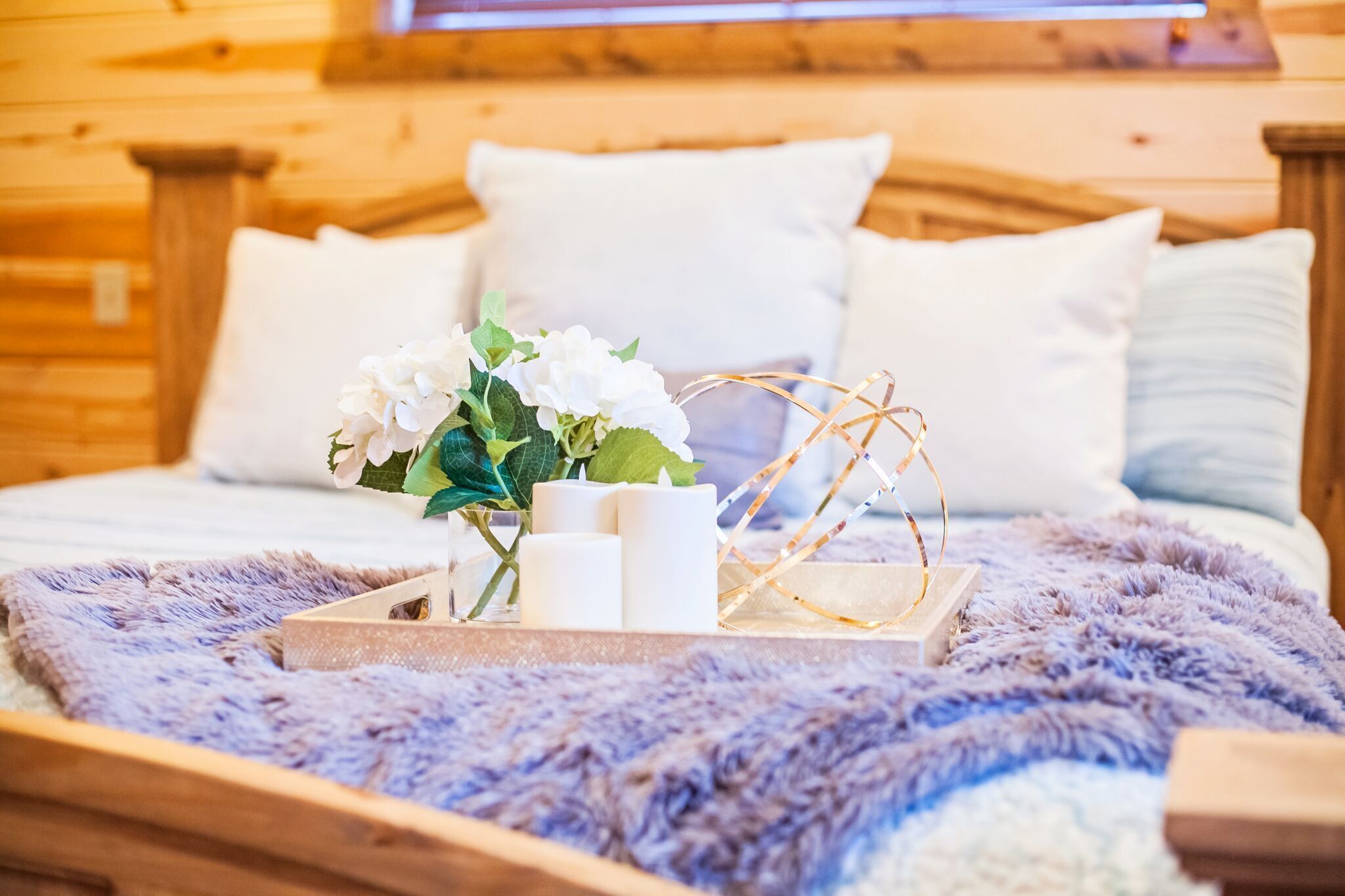 Backwoods! King; Romantic Luxury; Hot Tub; Fireplace; Firepit