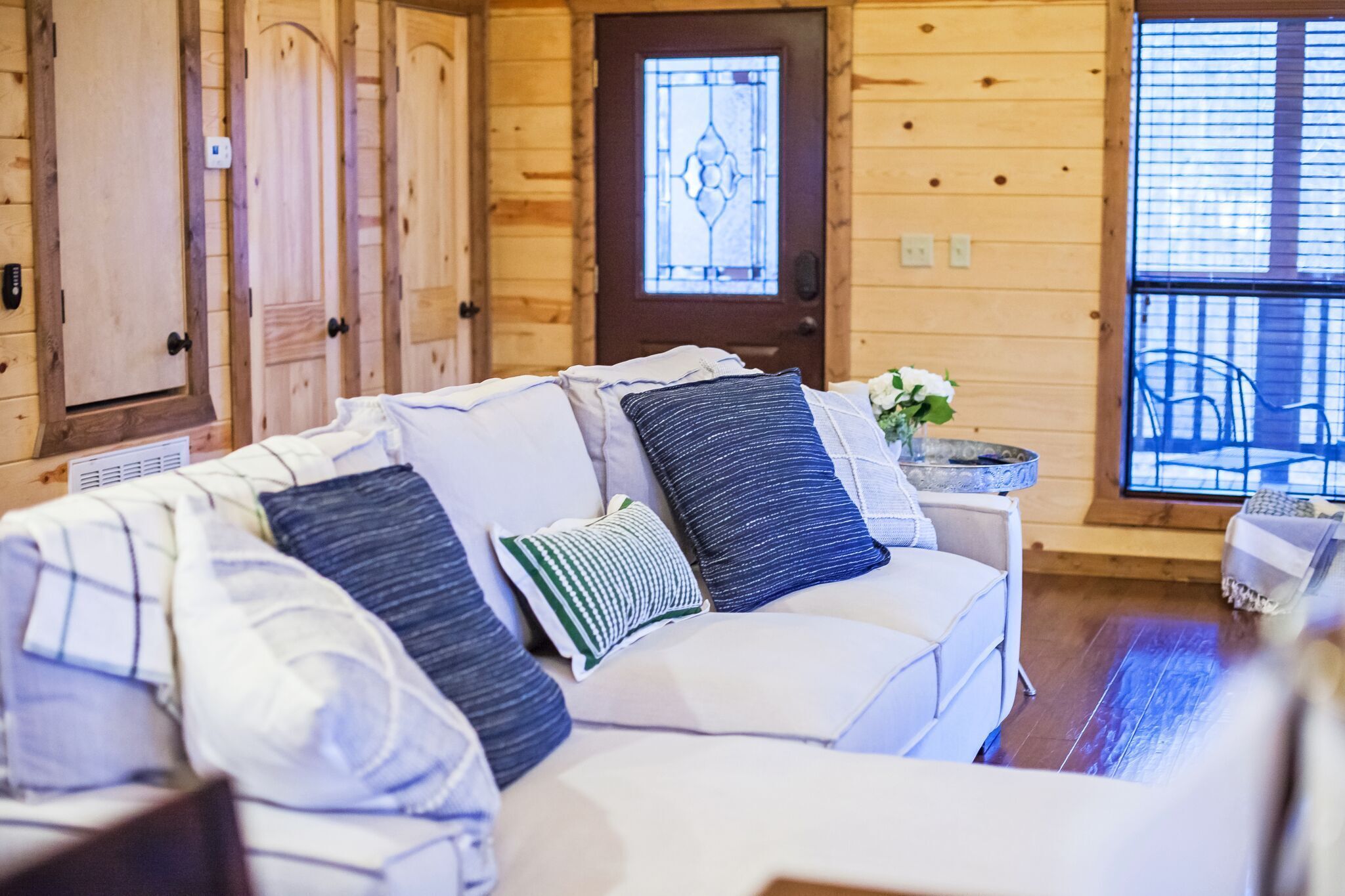 Backwoods! King; Romantic Luxury; Hot Tub; Fireplace; Firepit