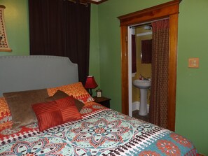 1 soverom, strykejern/-brett, internettilgang og sengetøy