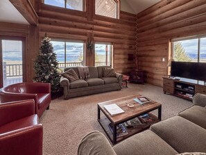 TV, fireplace, DVD player, ping pong