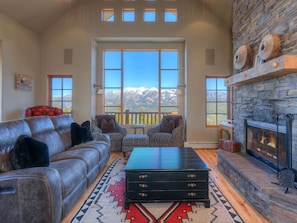 TV, fireplace, video games, stereo - Big Sky Vacation Rentals: MMH 1 Gambler (Big Sky)