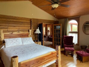3 bedrooms, iron/ironing board, travel crib, free WiFi