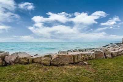 Bunker by the Bay - Perfect Couples Getaway