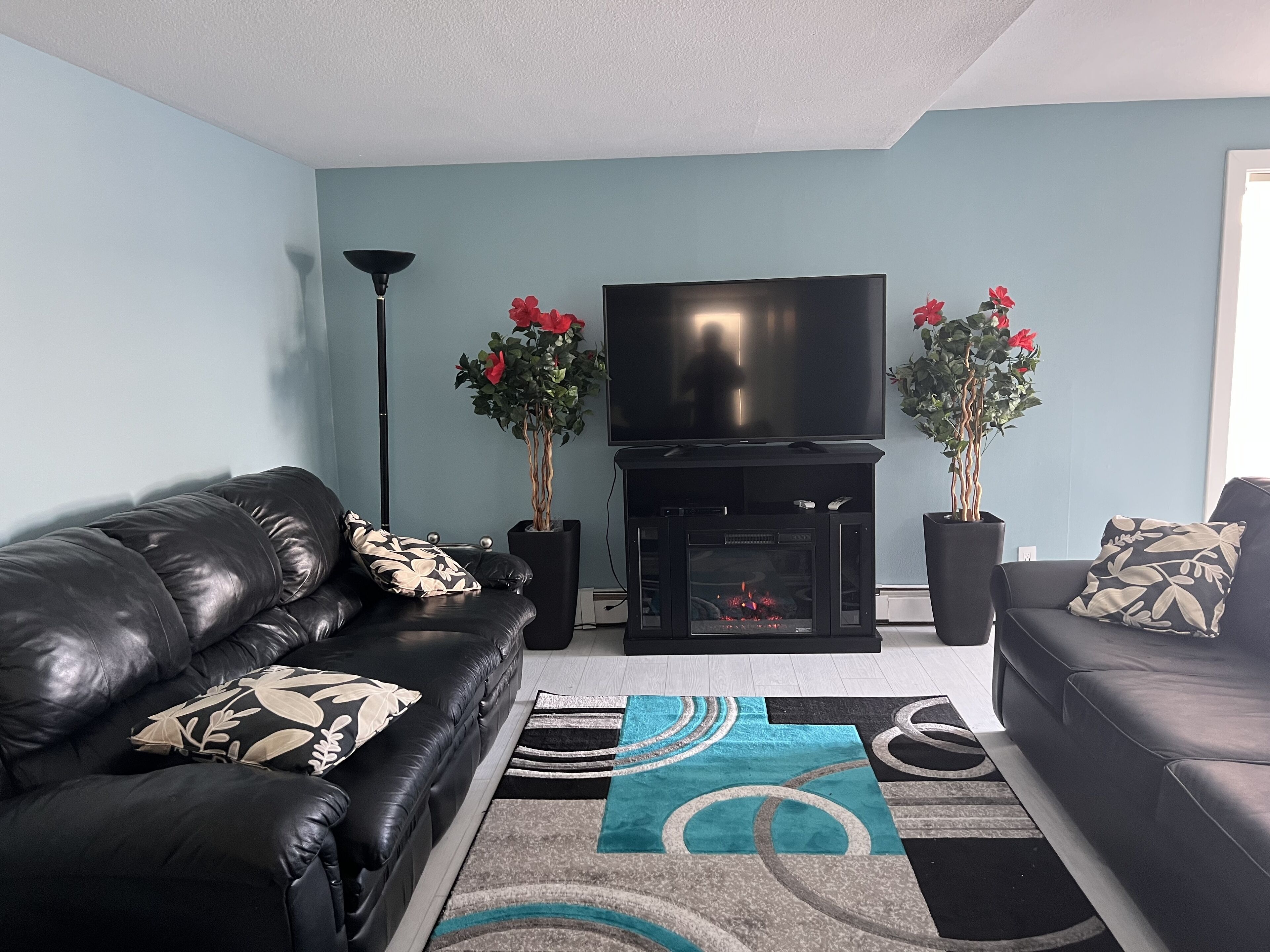 Lake Wawasee 2 Bedroom Premier Condo on Channel with 1 Boat Slip, Sleeps 6, 