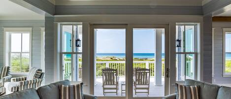 Smart TV, fireplace, DVD player, table football