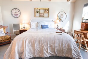 1 bedroom, desk, iron/ironing board, travel cot