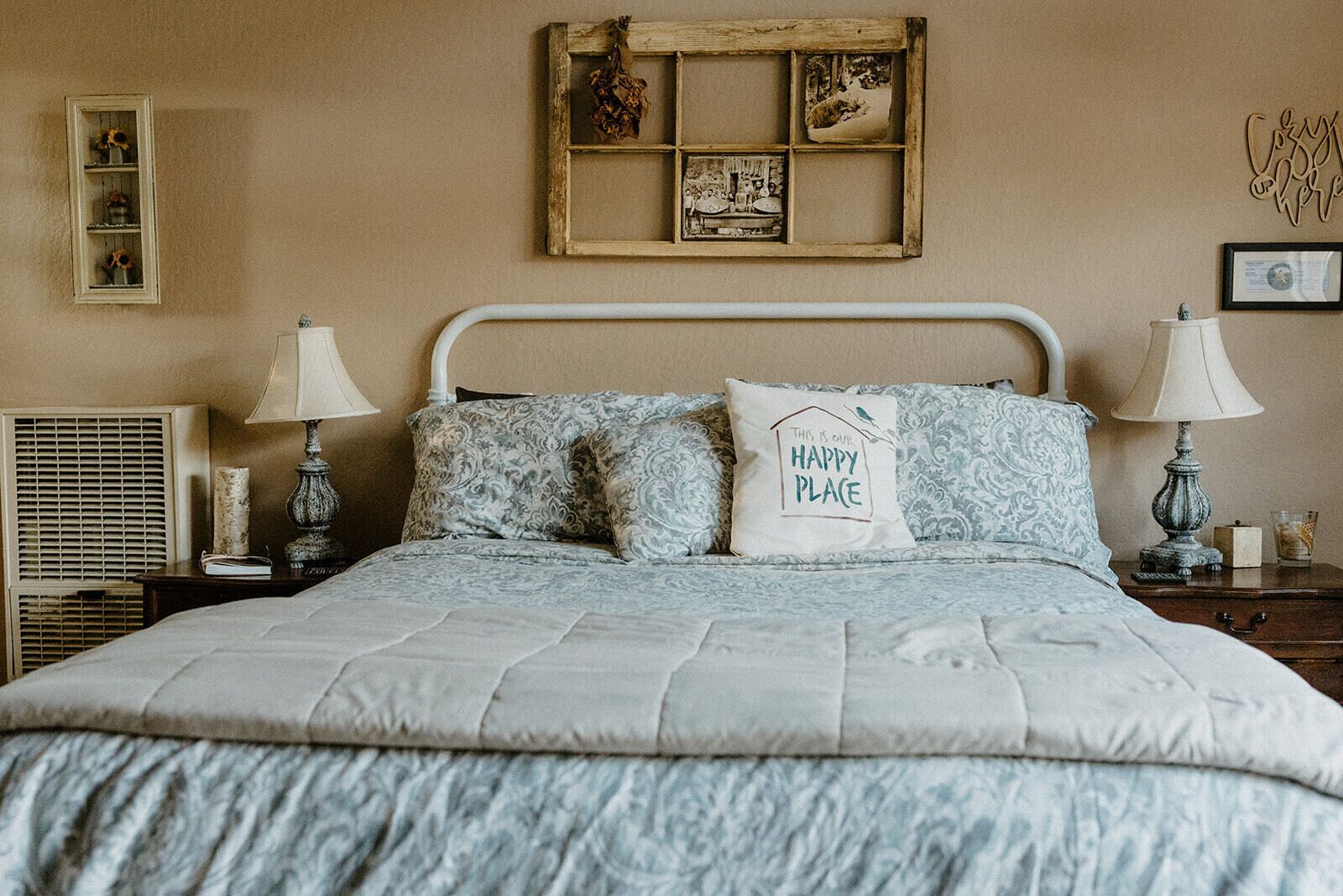 CHUCKELLI FARM's COZY COTTAGE