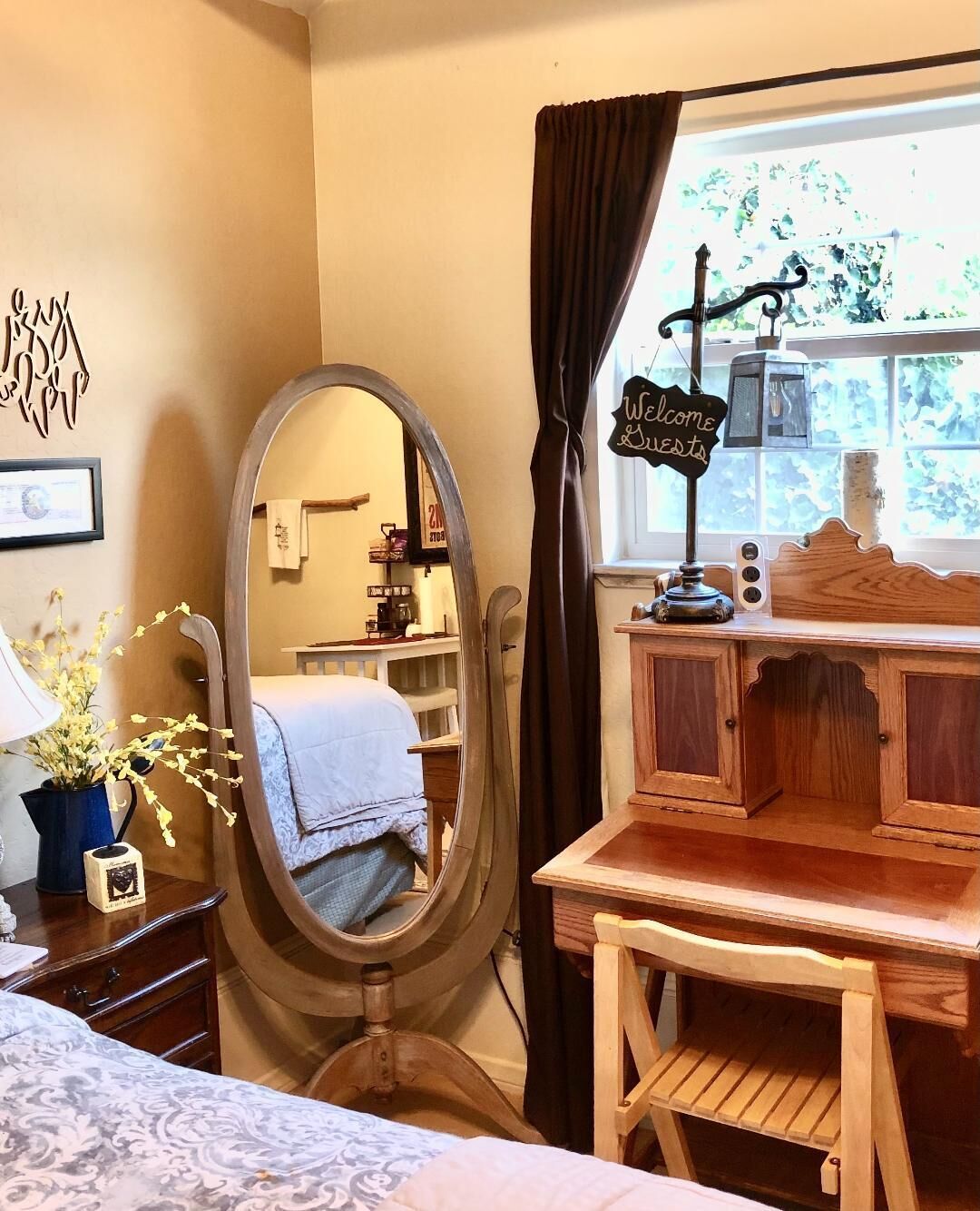 CHUCKELLI FARM's COZY COTTAGE