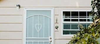 CHUCKELLI FARM's COZY COTTAGE