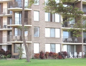 Exterior - Direct Oceanfront EVERY Room Kauhale Makai #214 - Largest Unit Available (Kihei)