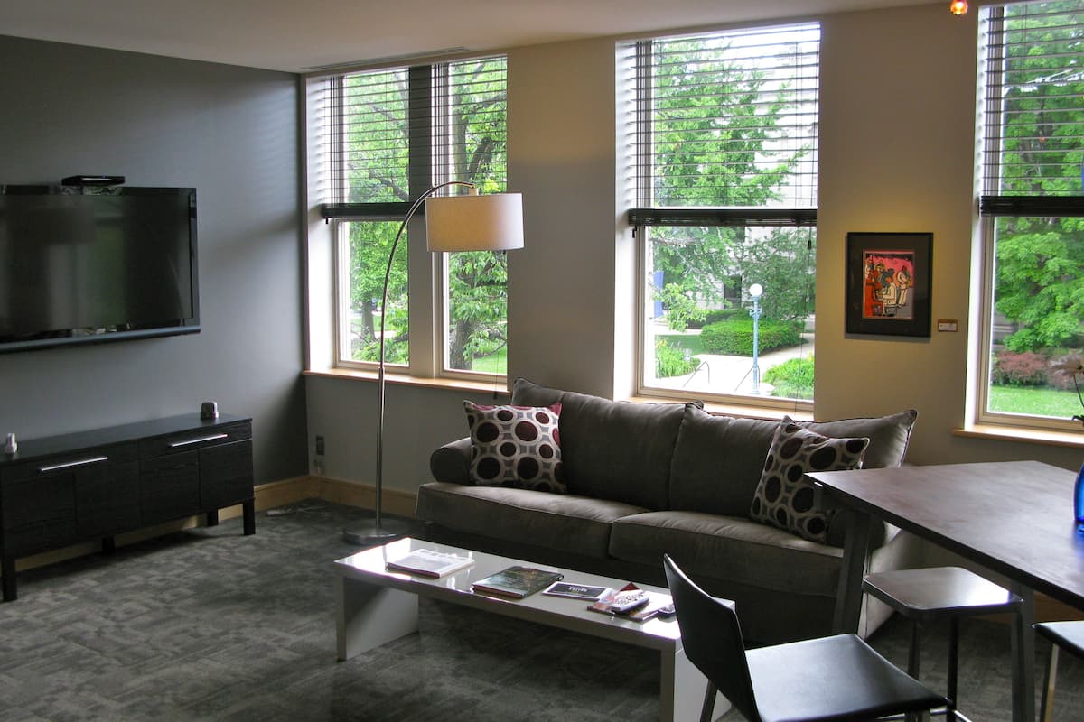 Wylie Suite | Courtyard view