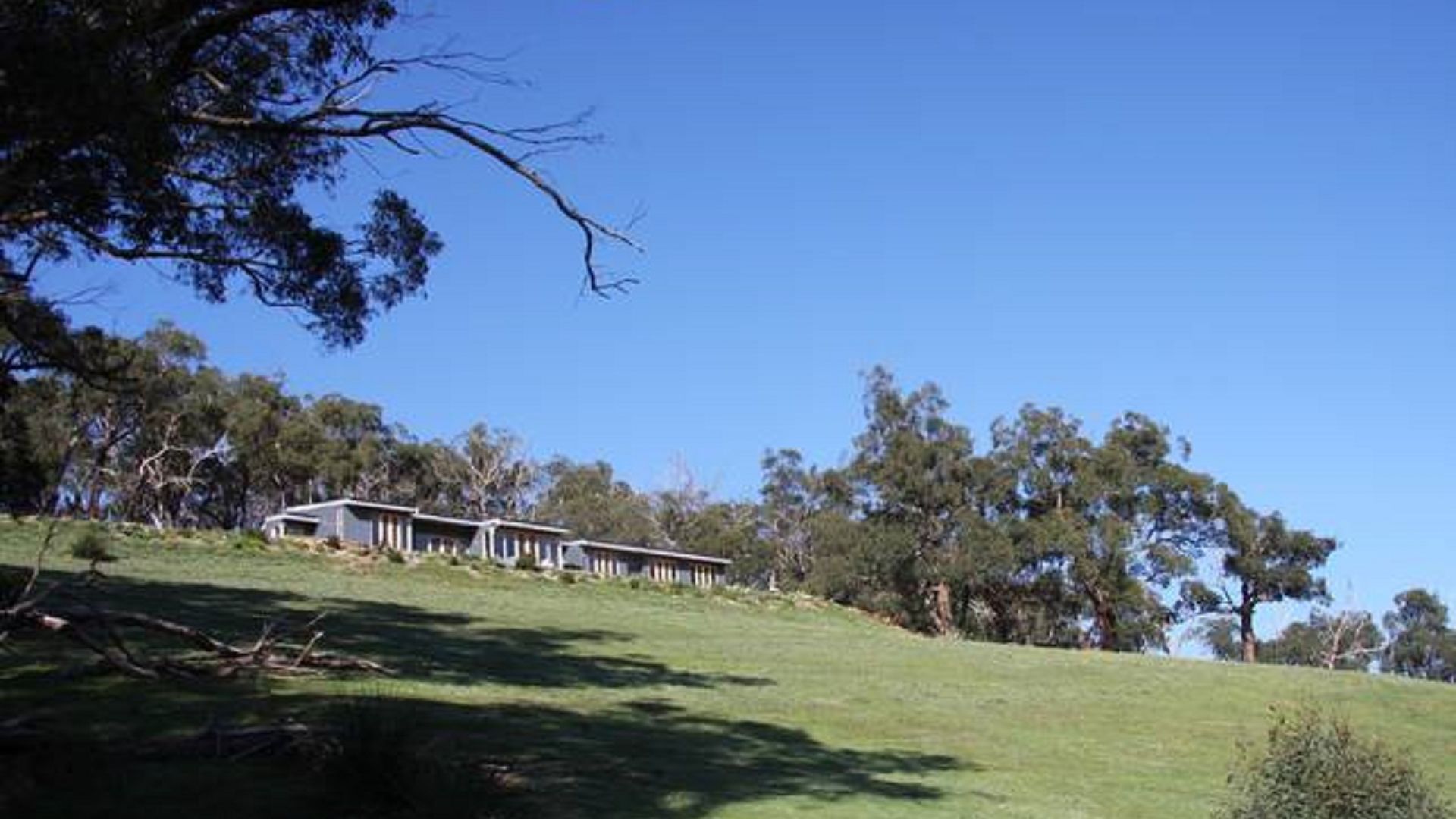 CloudsNest - secluded hills property — image 14