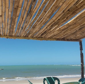 Na praia
