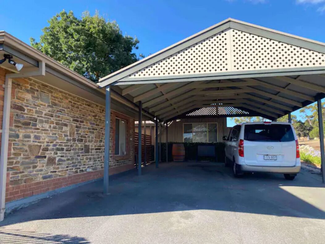 ADEL HILLS ESCAPE Clean•Cosy•Relax•Free Netflix — image 28