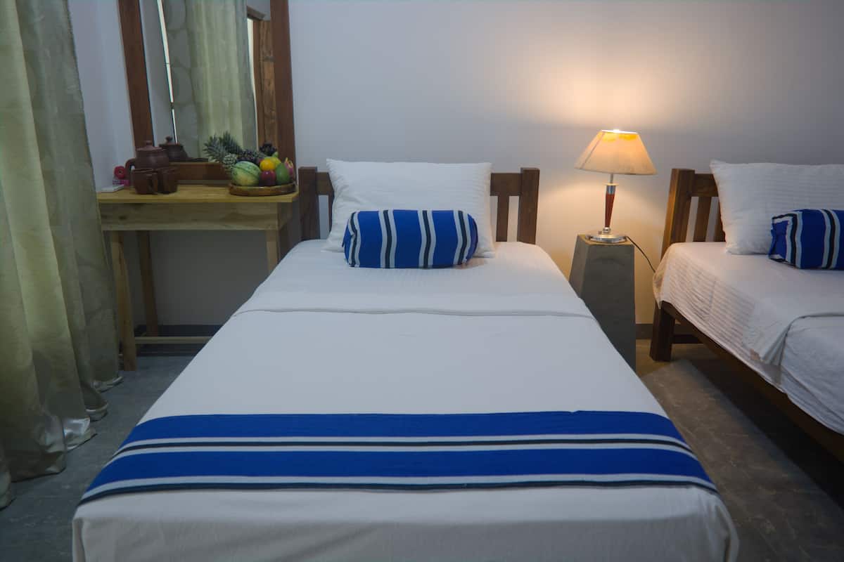 4 bedrooms, in-room safe, desk, soundproofing
