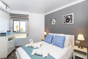 1 slaapkamer, een strijkplank/strijkijzer, gratis wifi, beddengoed