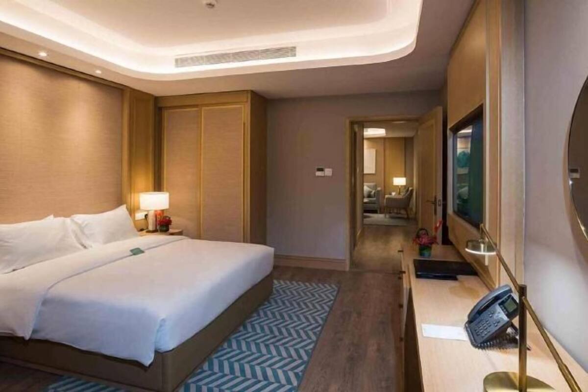 In-room safe, blackout curtains, iron/ironing board, free WiFi