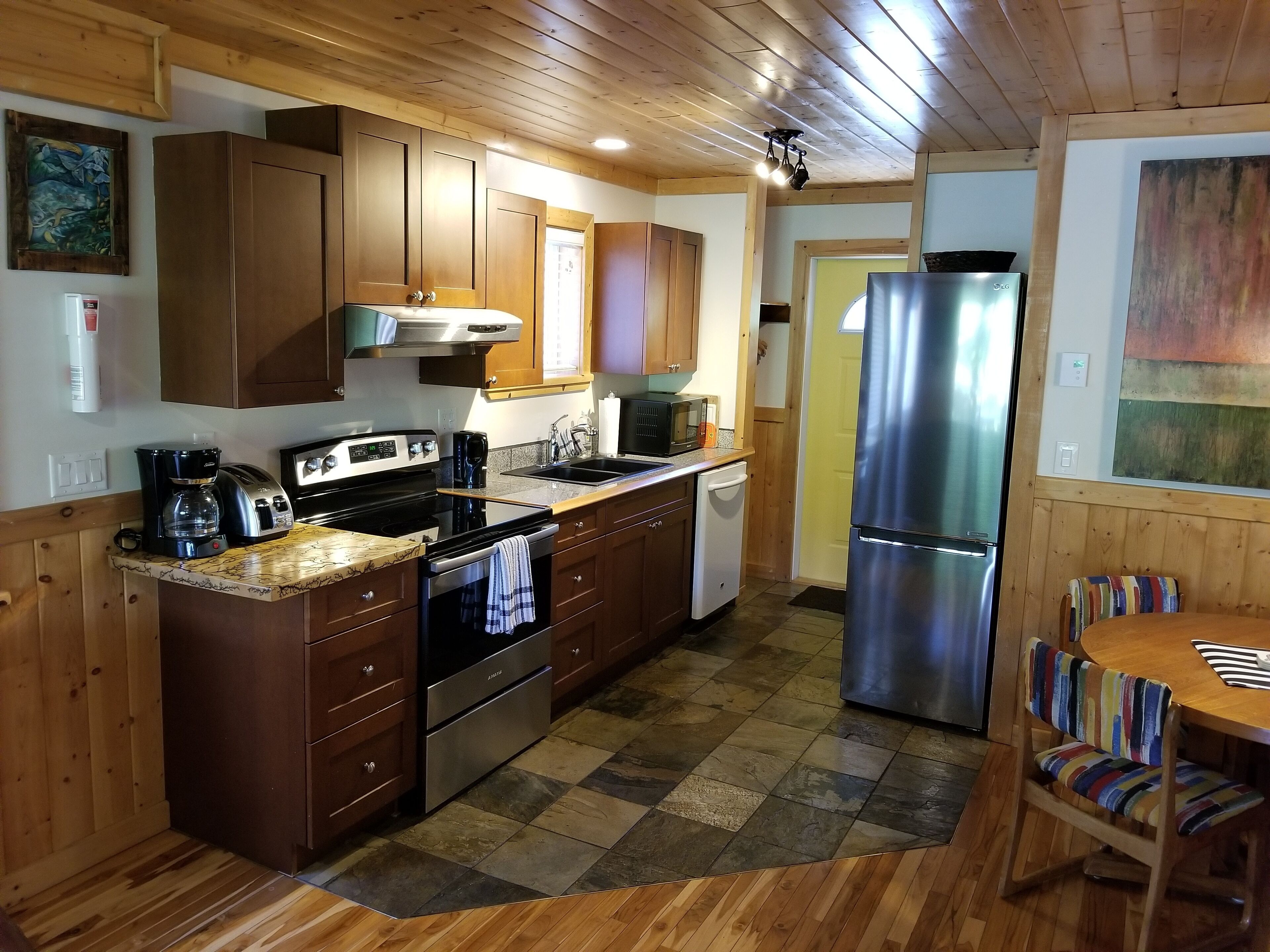 The Single Fin Cabin - Waterfront 