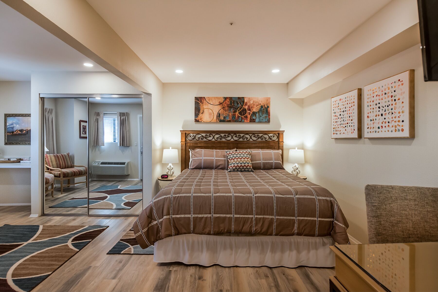 Manzanita Junior Suite #102 @ Sedona Uptown Suites