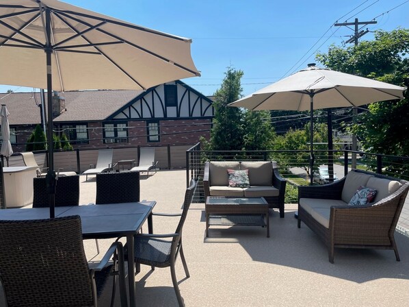 Outdoor dining - Beautiful Historic Home/Perfect Location/Walk Everywhere/NEW Rooftop Deck! (Coeur d'Alene)