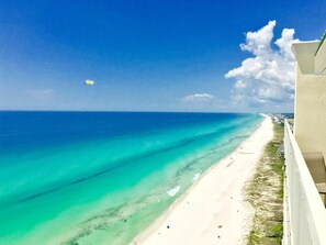 On the beach, sun-loungers - 🌞Relaxing Upscale Penthouse w/Spectacular Views & Unforgettable Sunsets🌞 (Panama City)